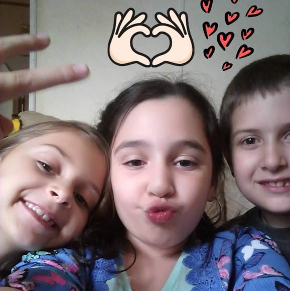 Meet your Posher, Jessica - Picture 3 of 4